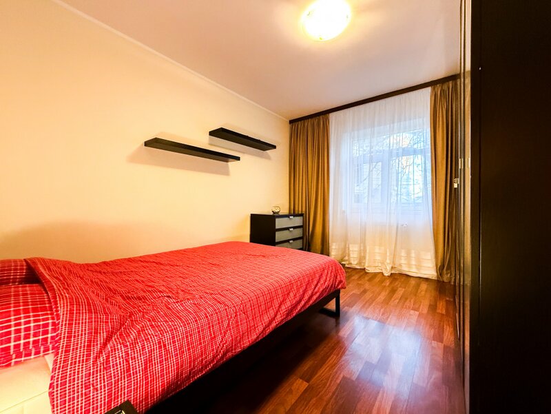 1 Decembrie langa metrou, apartament 2 camere, bloc nou, centrala.